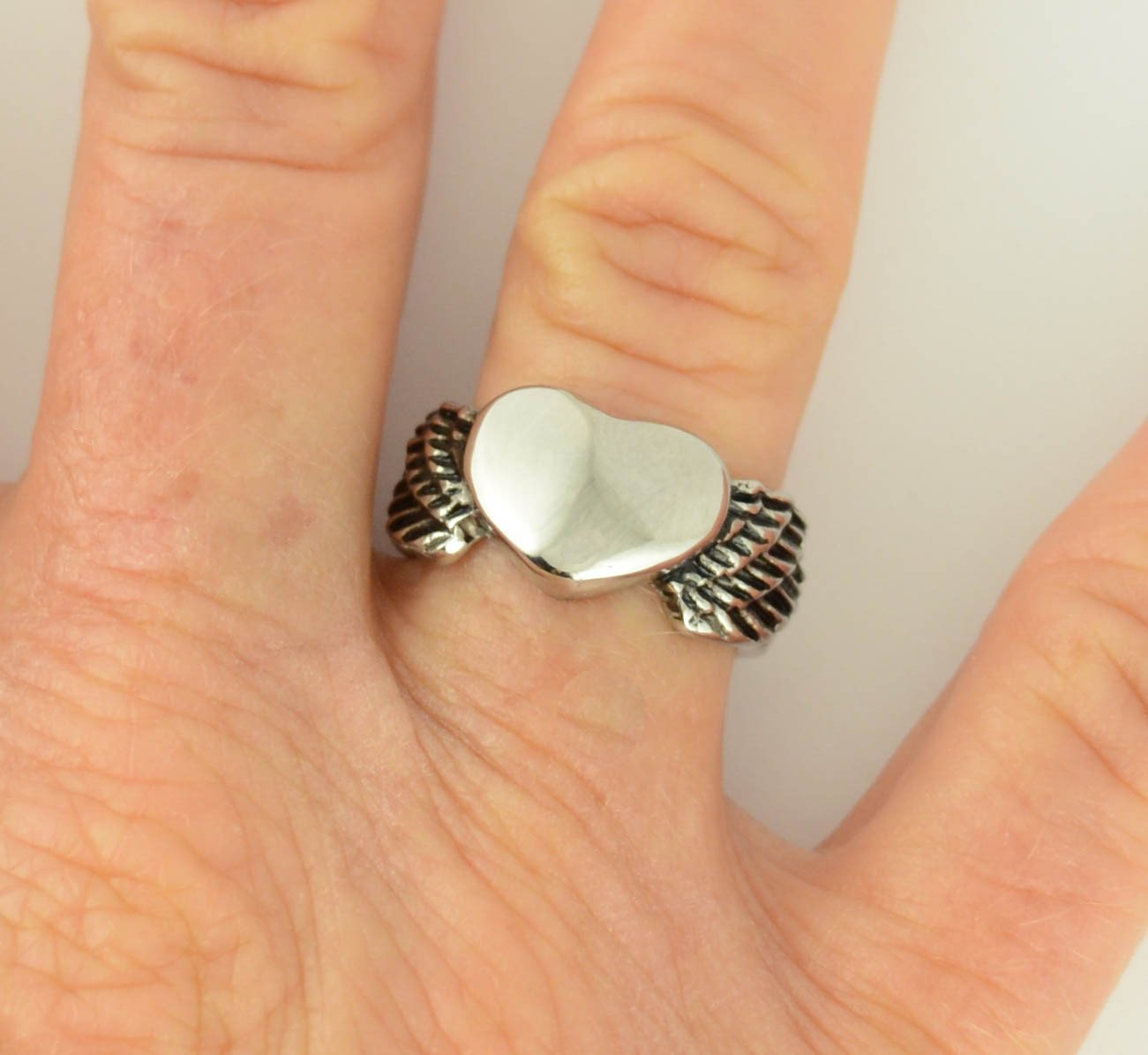Women's Winged Heart Ring Stainless Steel Motorcycle Jewelry5 10