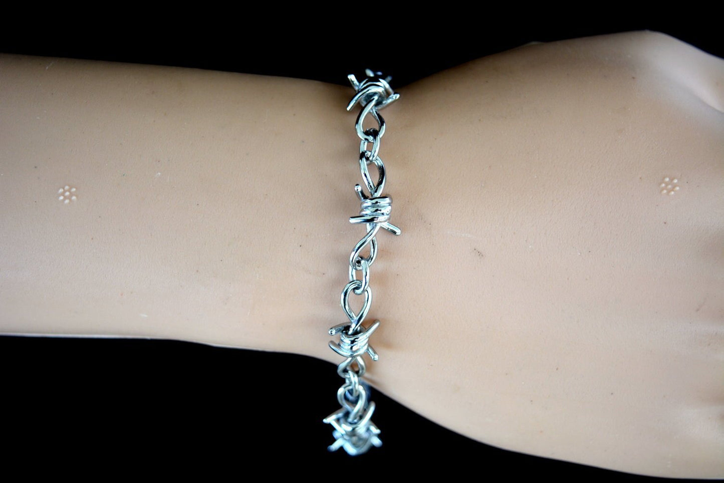 Bracelet Uni Sex Stainless Steel Barbed Wire Link Design