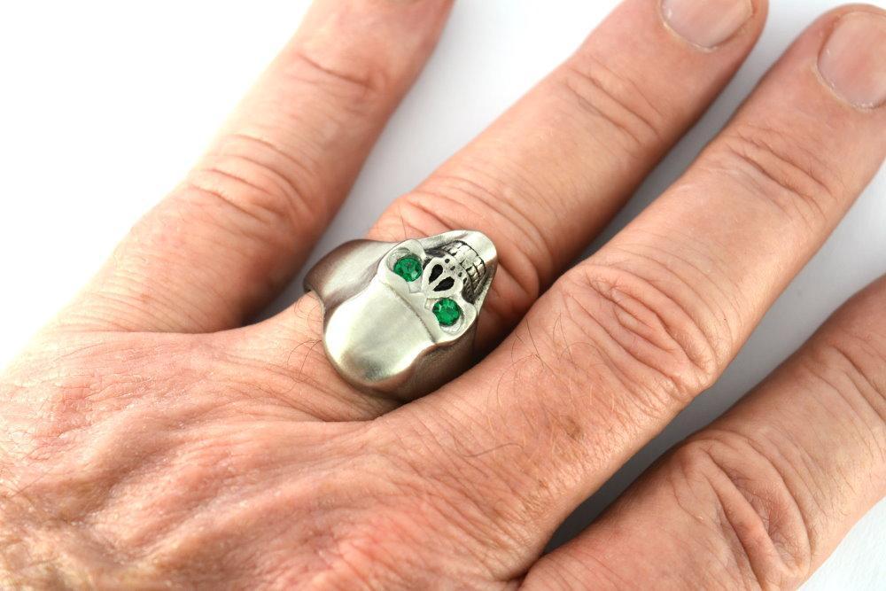 Brushed Finish Ring Imitation Green Emerald Stone Eyes Stainless Steel Solid Inside